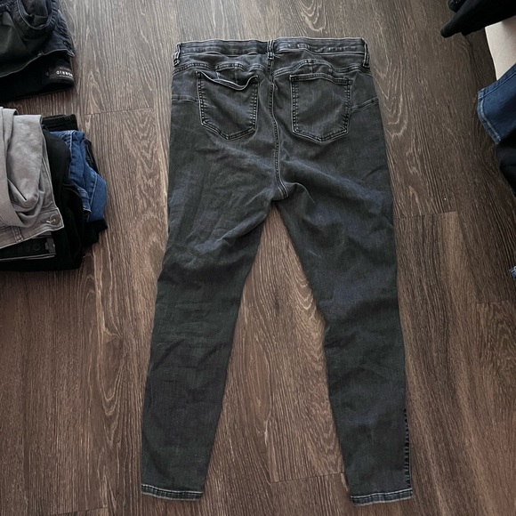 Torrid Distressed Grey Jeans Bombshell Skinny 14 - Picture 2 of 3